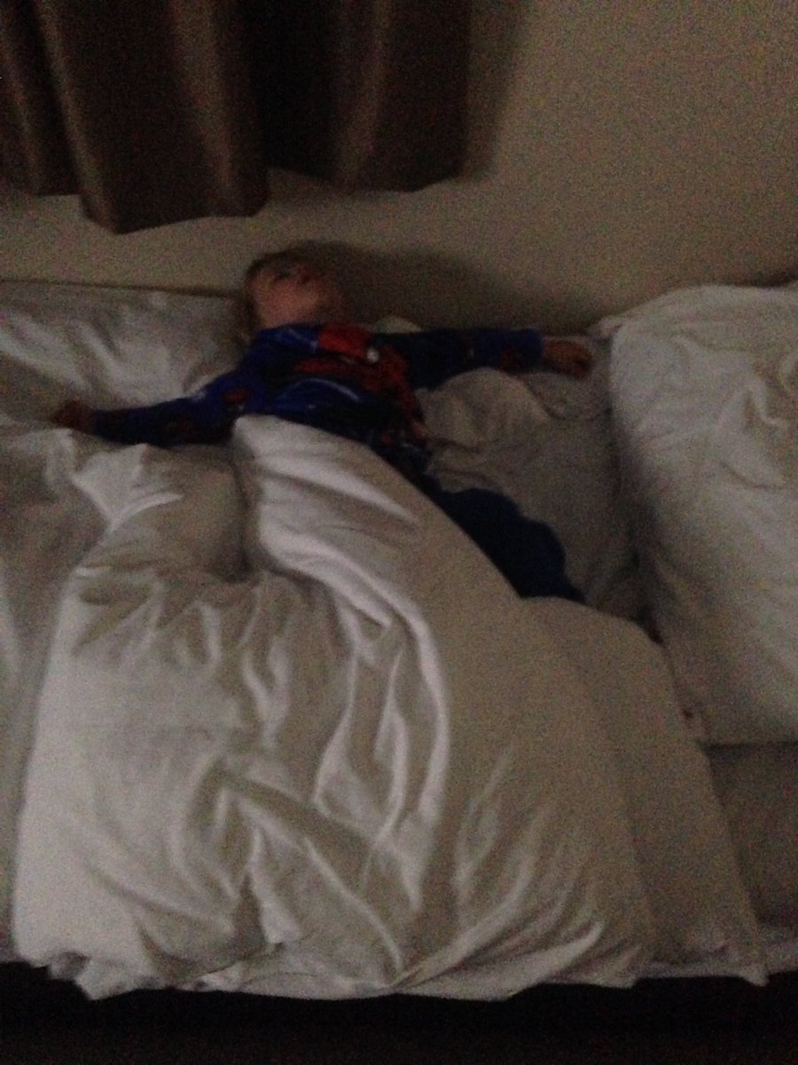 LauraAnneHuddle's tweet photo. Sleeping goals 💪🏽 #easyparenting #sweetdreams https://t.co/x1POfoIowI