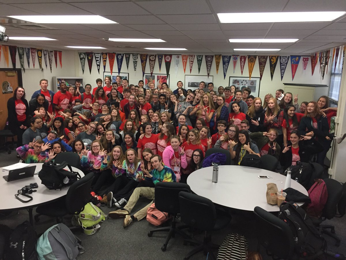 SAPatDGN's tweet photo. Hey Snowball! What a great start to the week!  @DGNsb16 @dgn_activities #wearedgn #reunion https://t.co/TEJYqLczL5