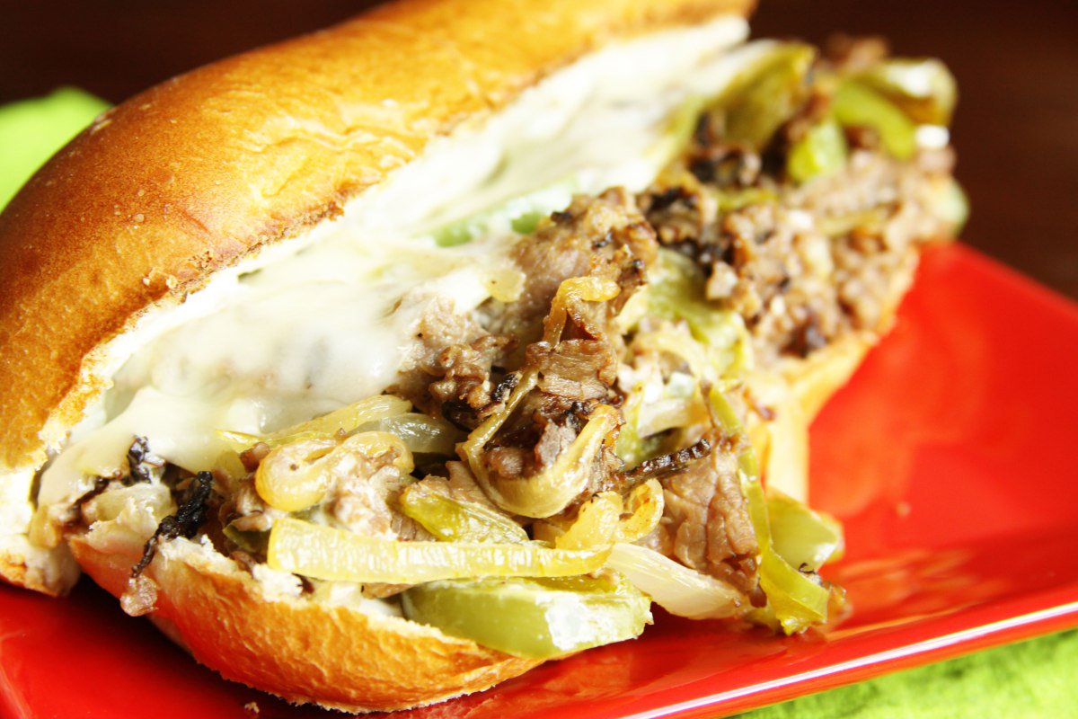 EatingNFeeding's tweet image. Do you like cheesesteaks? Did you know that in 2008, 1 in 5 (or 260,000) people living in Philadelphia were considered at risk for hunger?