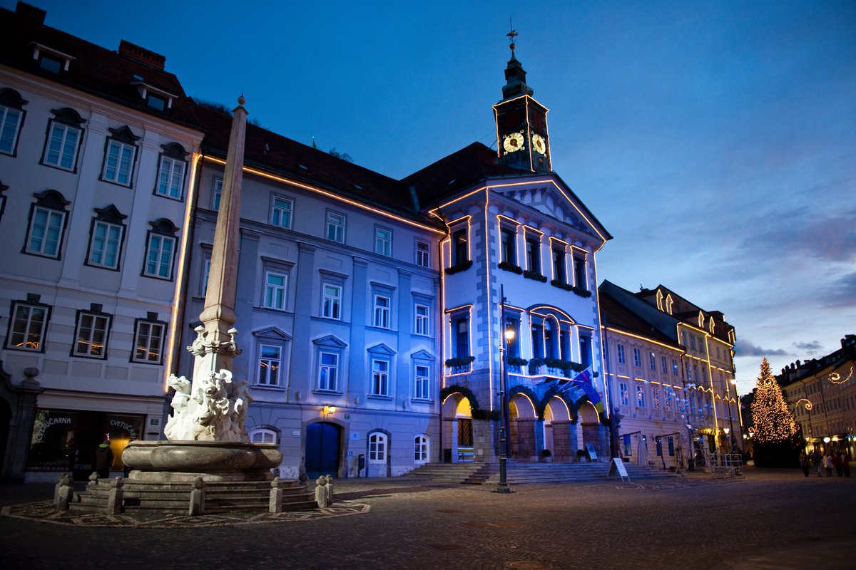 GDesignHotel's tweet photo. Visit Ljubljana and Bled and stay in our hotel! #hotel #fotobygregormurn #slovenia #visitljubljana #Bled #luxury https://t.co/frOSCiUmC1