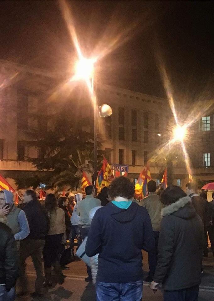 aureliomancuso's tweet image. Quindi stasera @Anpinazionale e @ForzaNuova insieme a #Latina per il #No e per contestare #Renzi #bastaunSi SONO ESTEREFATTO!