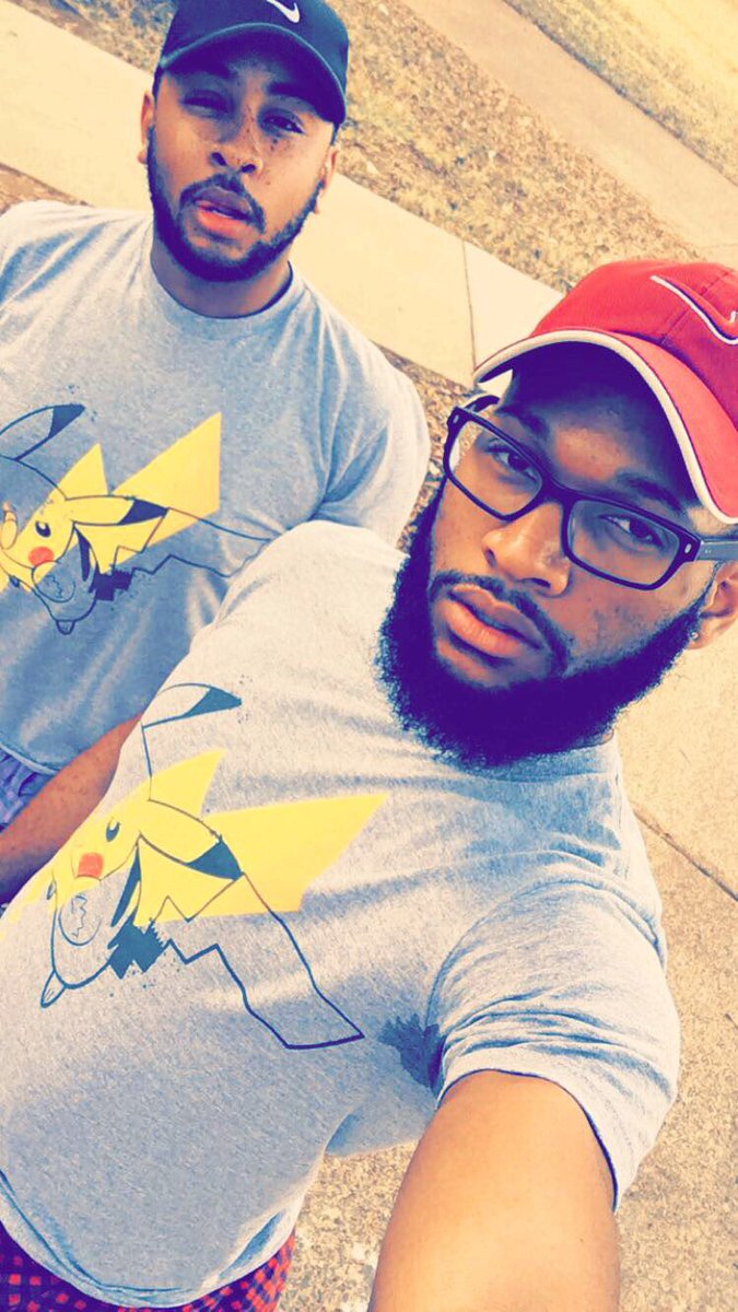 Wilde__'s tweet photo. Twin Day #OUSpiritWeek @ou_usm https://t.co/x9nlnGaXnP