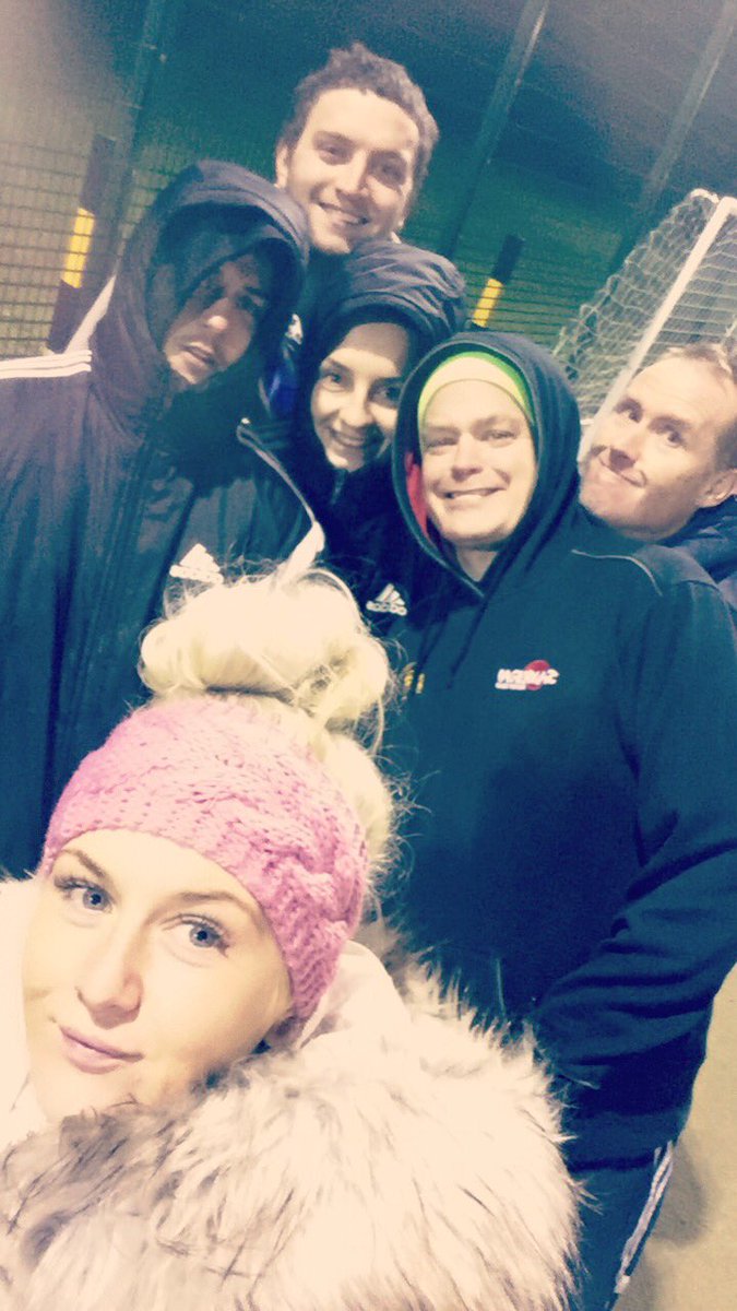 King_Ed_Sport's tweet photo. Fabulous effort from KEVI Staff Netball team tonight! A throughly deserved 2nd place! #workplacenetball #tournament #teamKEVI https://t.co/Z462J2NZHK