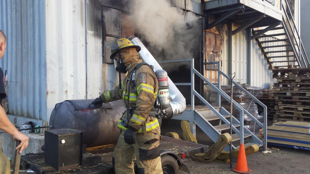 gasmokediver's tweet photo. 1 GSD Smoke Barrel provides full coverage smoke to the 2500 sf burn building while keeping the Smoke builder out. https://t.co/P3NGlbmSGy