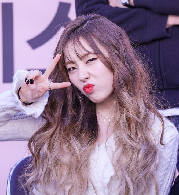 dianpertiwi_lc's tweet photo. ✌😘😜😄♡♡
#레이디스코드 #LadiesCode_TheRain https://t.co/jtsQIMpVWC