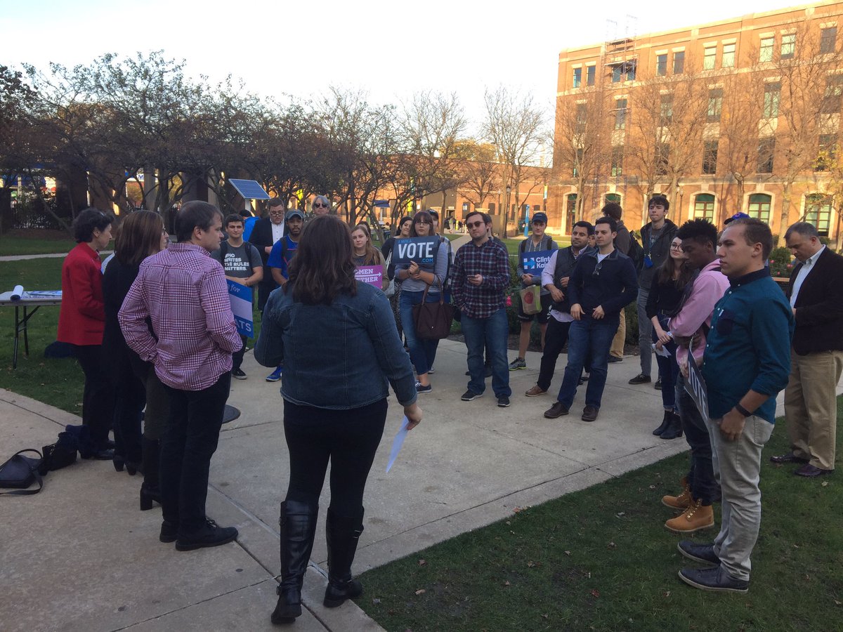JackMcNeil_'s tweet photo. Thanks to @janschakowsky @RepMikeQuigley @VoteAnnWilliams @SaraFeigenholtz and Debra Shore for leading us to the polls! #IWillVote https://t.co/2BRwk4Z63Z