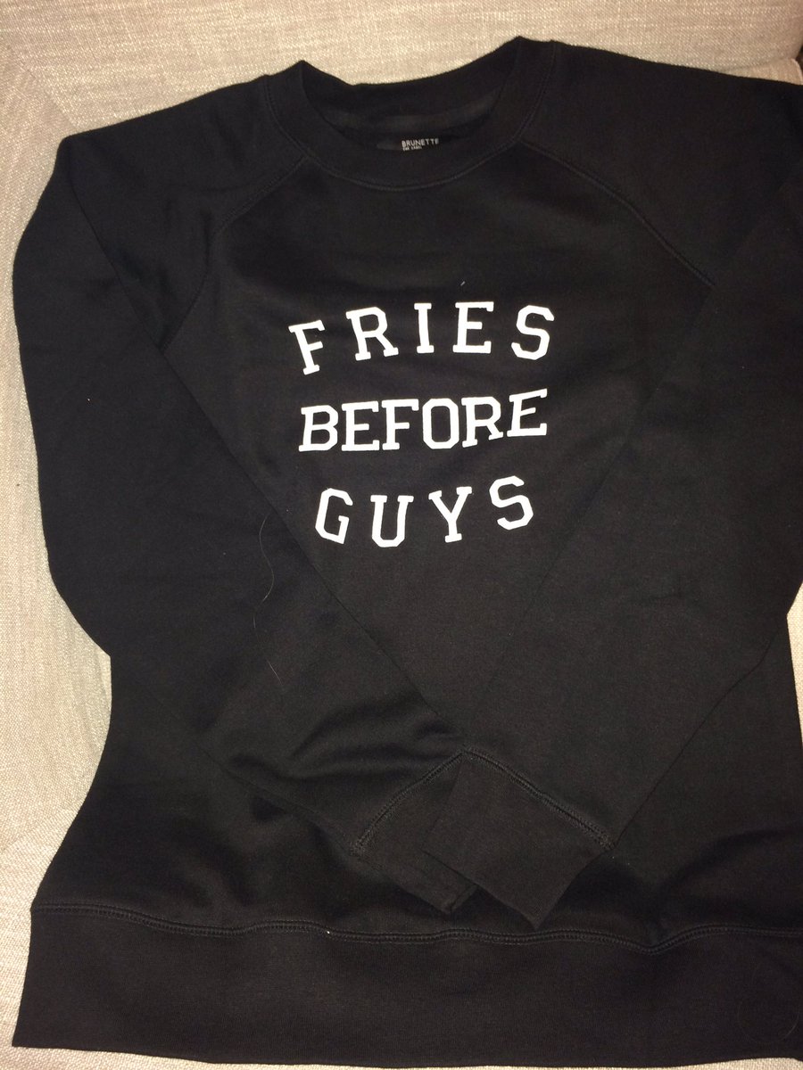missmircea's tweet photo. My perfect friend @makeupapril surprised me with this present just because! She gets me. ❤️ https://t.co/u0jGQJ0OIv