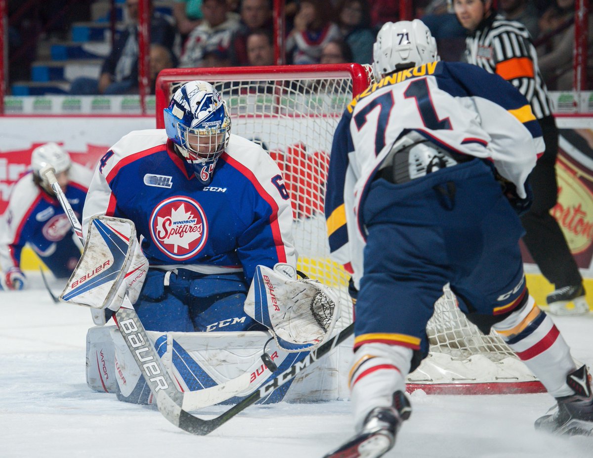 SportsLance's tweet photo. Great shots by @Kevin_Jarrold from @SpitsHockey 6-3 win over Barrie Colts. Spits #1 in West w/ 12-4 record. https://t.co/itKzzvNVvn