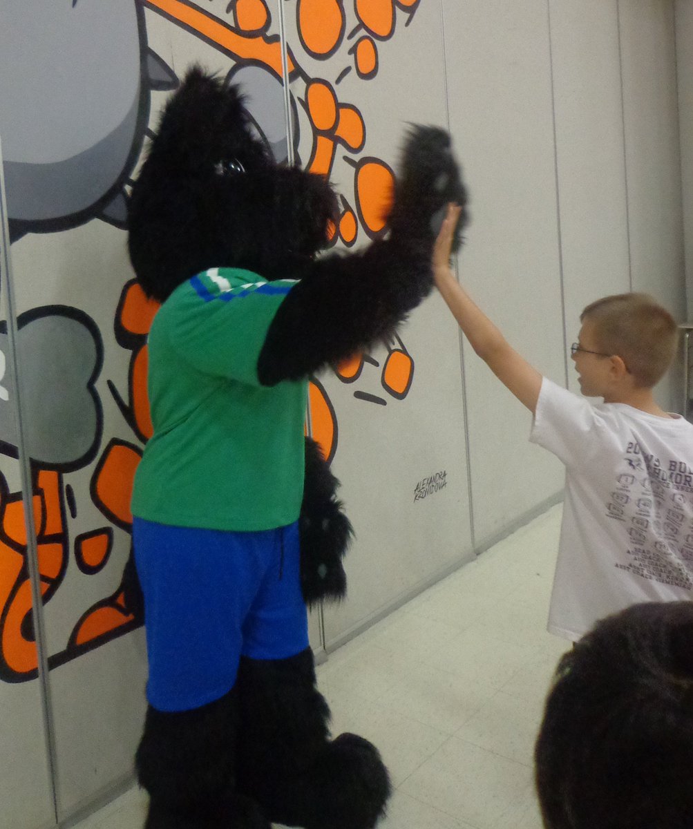 ScottCU's tweet image. SCU is helping sponsor this quarter's Great Grades program at Gardner Elementary in Waterloo! Scotty recently stopped by for the kick-off.