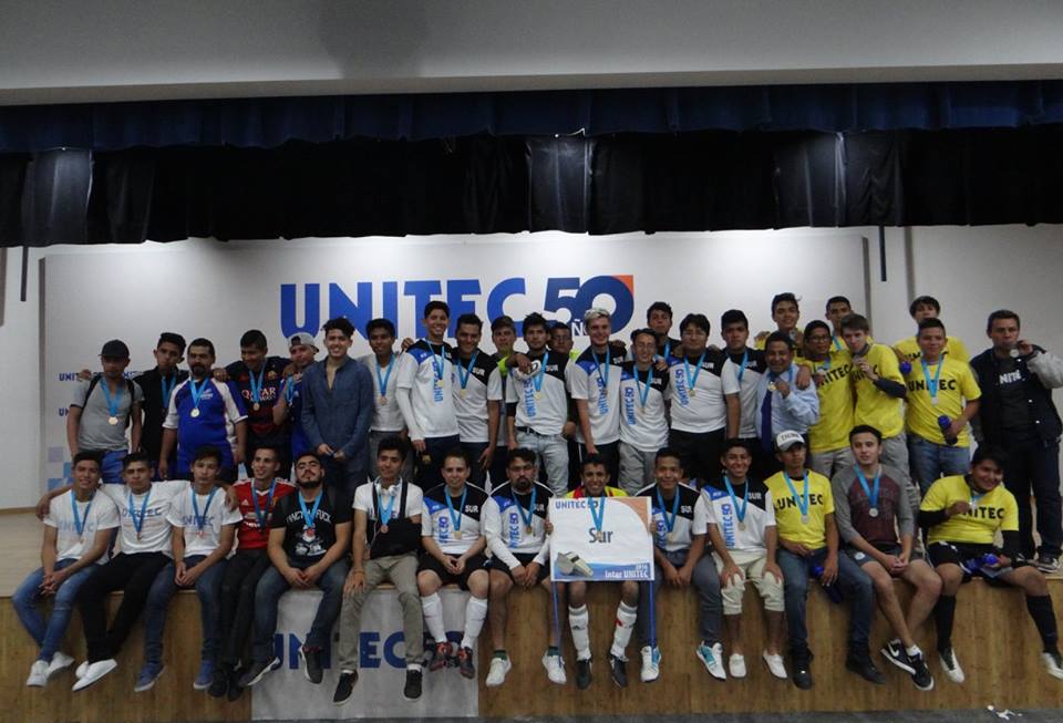 Cesarcoos's tweet photo. Campeones.
#InterUNITEC https://t.co/dfPY4cSVIx