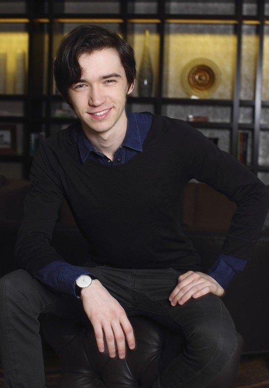 ImWarrenGraham's tweet image. Just had a dream: Vortex Club member. Gross. But he looked good.