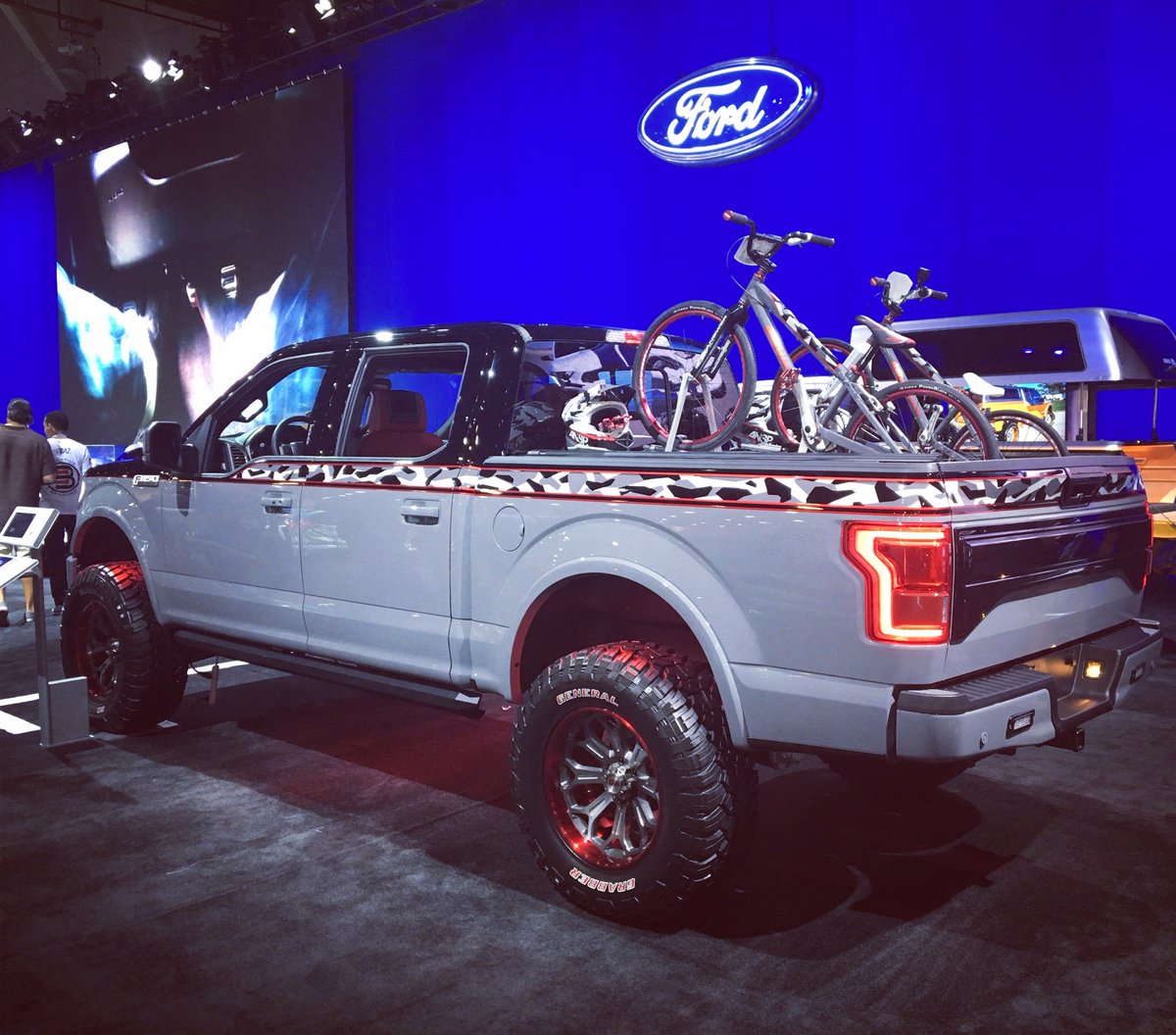 CerakoteHighTem's tweet photo. Congrats to #CGSPerformancProducts for 'Best of Show' at @SEMASHOW  w/their @Ford truck using #Cerakote C-7600 Glacier Black on the exhaust! https://t.co/hrcdNEvpCu