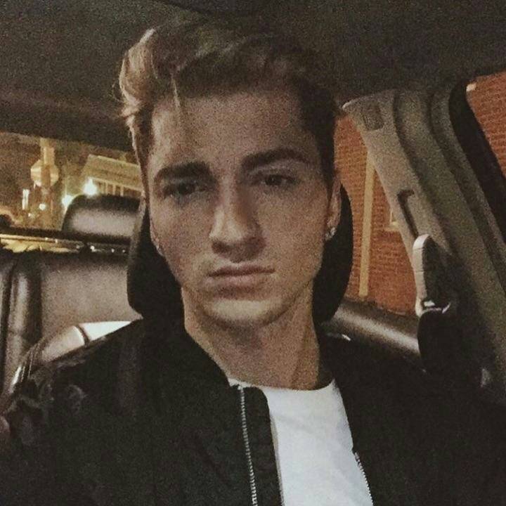 Dmjones321's tweet photo. ✨✔😘😘Defeat The Ghost For Me! 👻 Brenden Hopkins™: 
https://t.co/fRu3lDOLSg https://t.co/SCUjJ3S0fZ