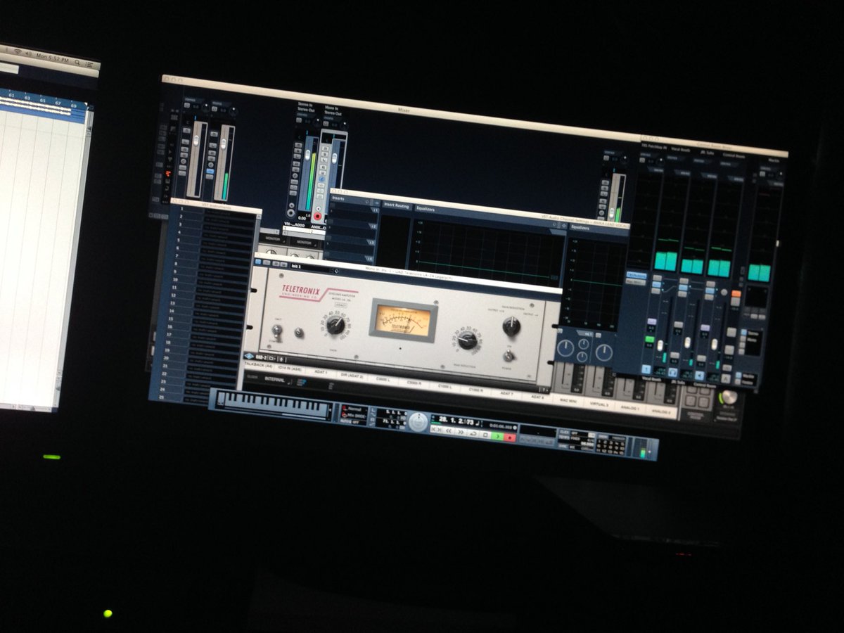 LAB_Productions's tweet image. Great sesh today w/ #songwriter Edward Roseman. Sesh #2 in progress w/ #singer @Anikahazel #Recording #MusicIndustry #NewMusic #StudioLife