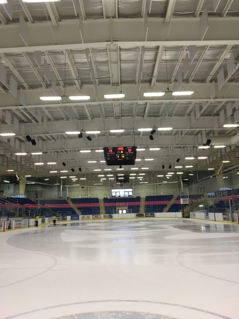 CoachToffey's tweet photo. Gale Centre Niagara Falls, Ontario #FullSeasonPrep @CAFightingCats @CoachCunny_CA https://t.co/HOiY4bl2x5