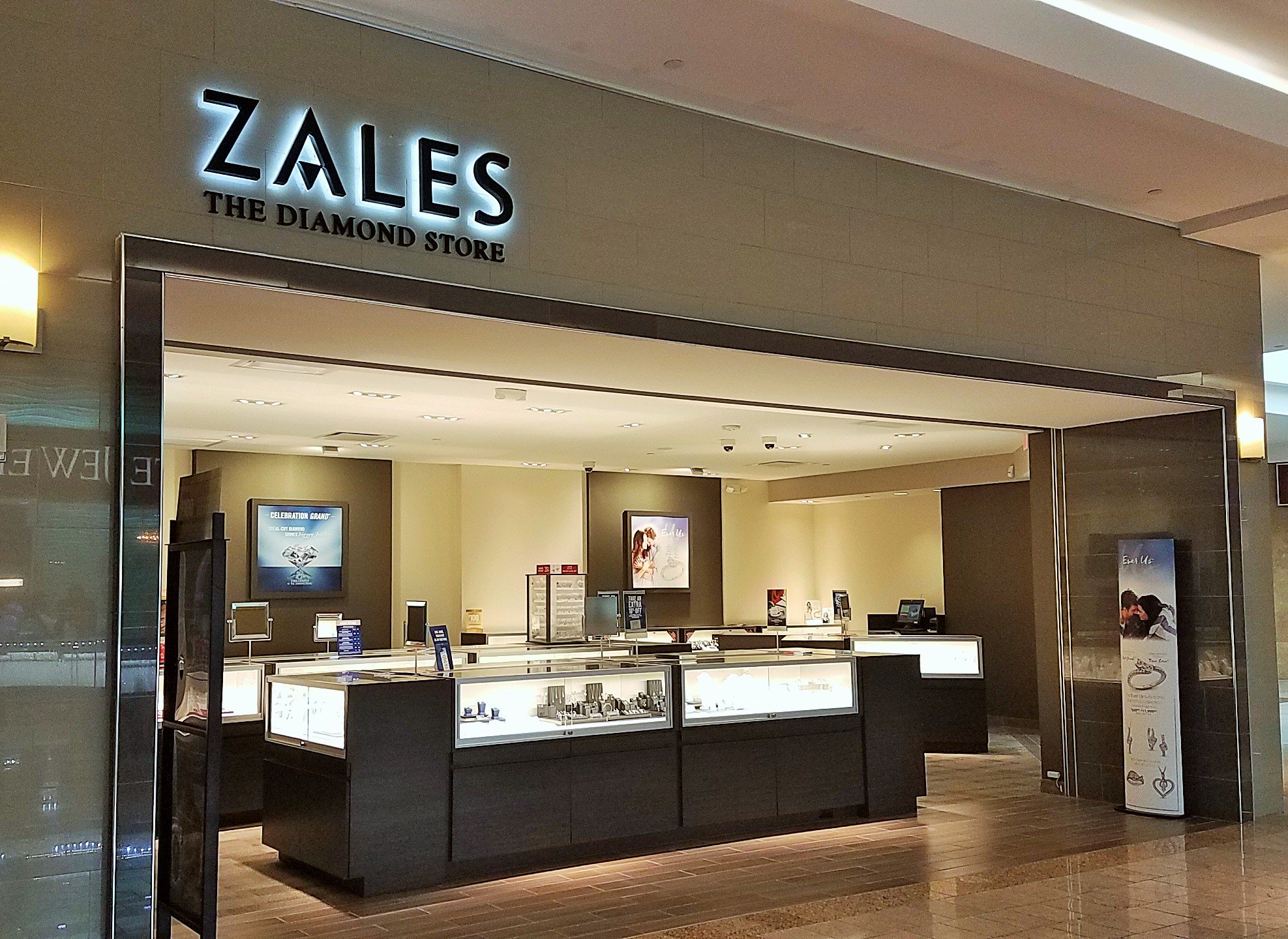 Zales Wheaton Mall on X