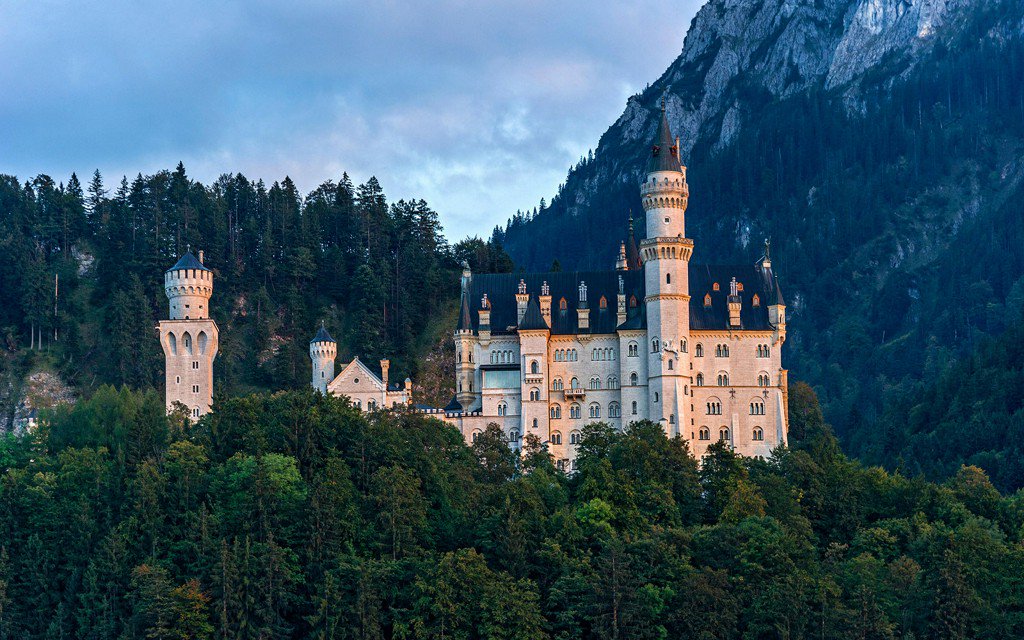 TravelLeisure's tweet photo. 12 real-life destinations that inspired @Disney’s greatest movies: https://t.co/ZeTxxn8J8l https://t.co/y5bNTnu0sw