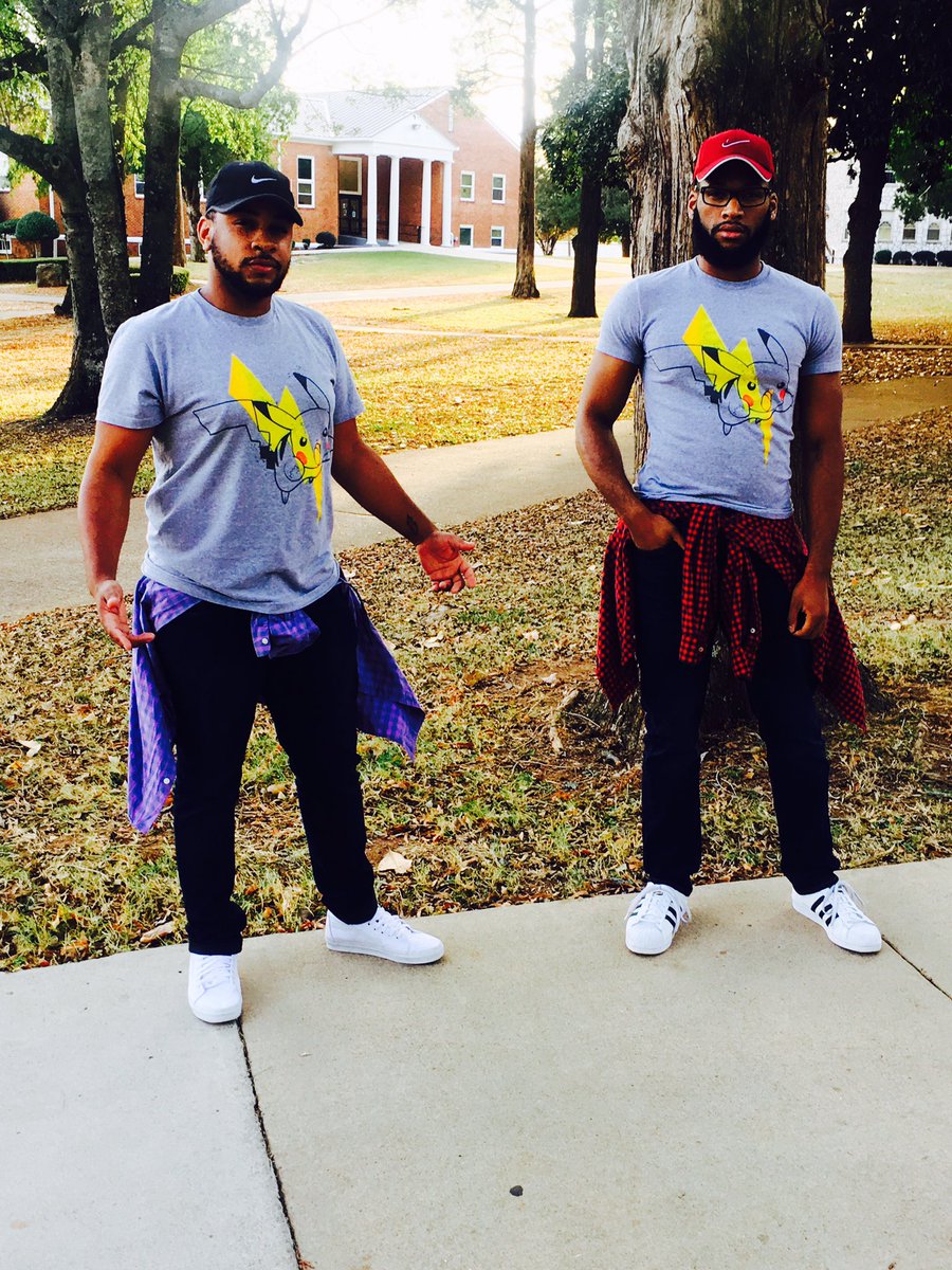 __theahmazing93's tweet photo. The littest twins to ever walk Oakwood campus! You can't be like us ! #Jack&Milez #JM4L #ouspiritweek #TwinDay https://t.co/SAZ8ZUoT9a