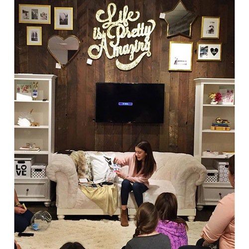 SpringAnything's tweet image. I like to buy @MakeMeOfficial nail wraps at pbteen so cute! pc: @MakeMeOfficial