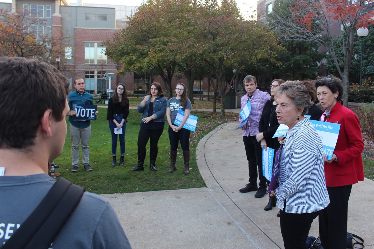 tedcoxchicago's tweet photo. Pols at DePaul disabuse "Why You Shouldn't Vote" event. https://t.co/HMn3bPZ9Si https://t.co/AaHcsKyqjC