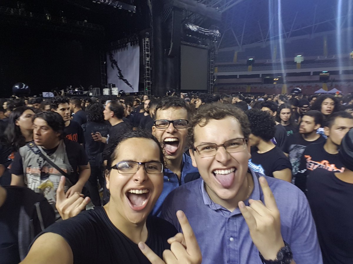PeLuK2303's tweet photo. La mejor noche! #MetInCR @Metallica https://t.co/Gwfv3qyQPN