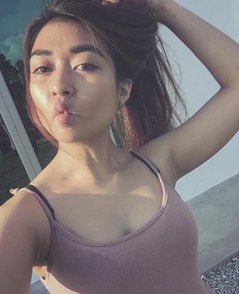 aidennagram's tweet photo. morning !!! ☀💐 https://t.co/8uhWfWKcQE