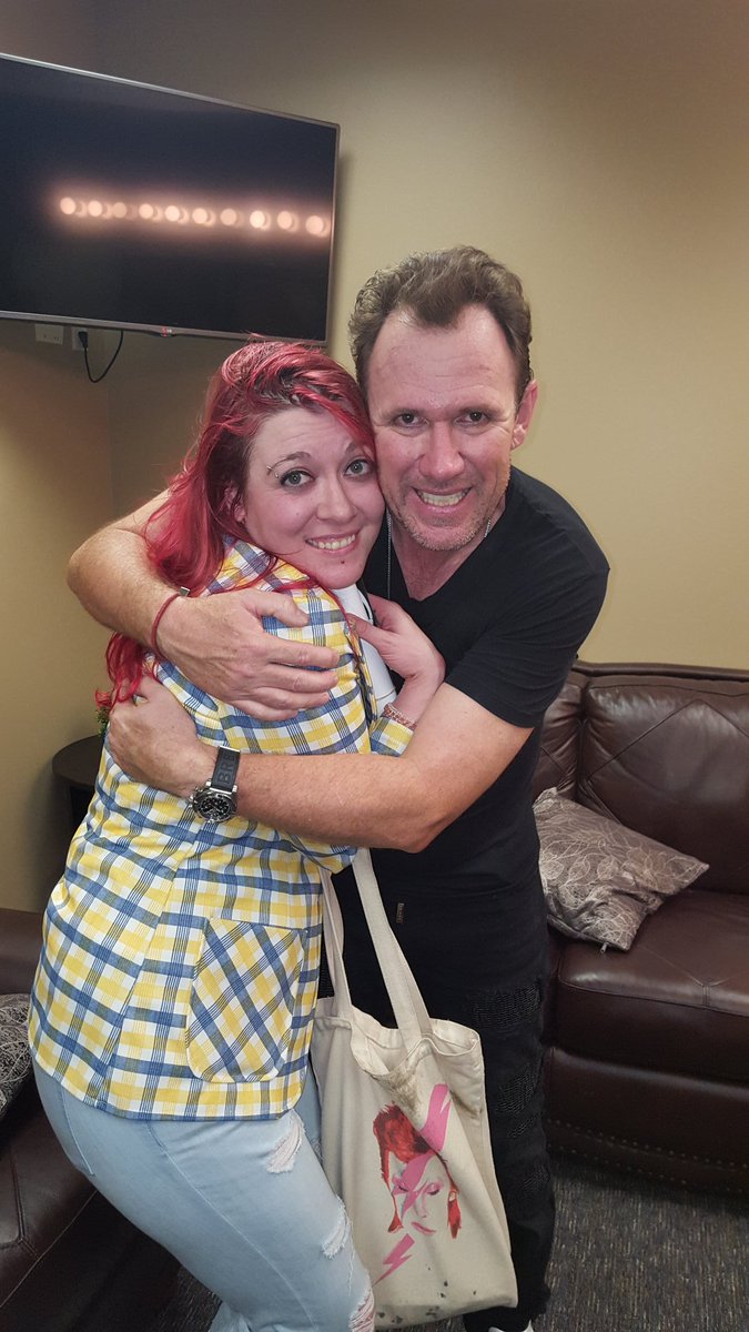 staticxchic008's tweet photo. @RealCultureClub Can't explain how AMAZING it was meeting U Fri after your show! Thanks 4 makin my dreams come true!! You guys were 2 sweet! https://t.co/FaTNCSzRaX