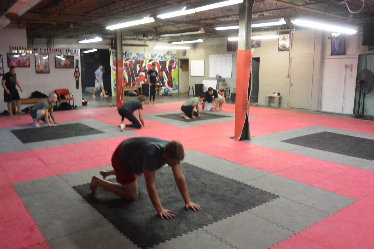 CincyVisionMMA's tweet photo. Jiu Jitsu 101 students warming up with line drills this evening. MWF 5pm 3470 Cardiff Ave. Come try a week for free! https://t.co/hVoKSUPlBX