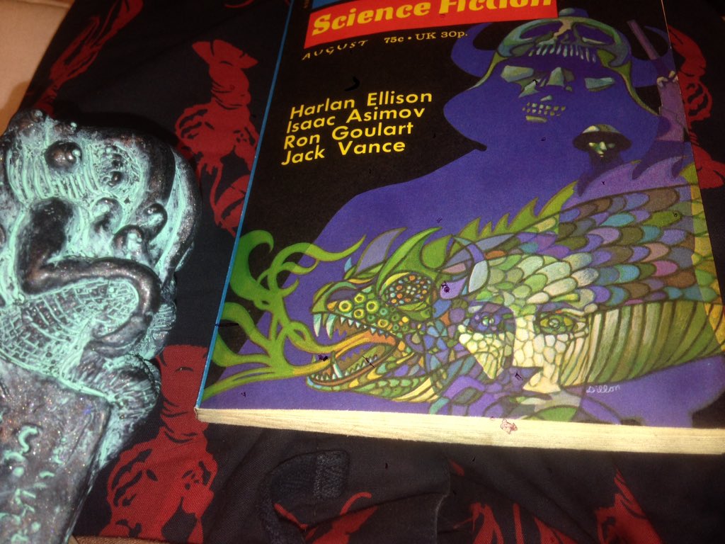 APPLESToNEPiX's tweet photo. #BASiLiSK🐉🙈is one of my
favorite #HarlanEllison stories:
I am giving it my
#AbsoluteFullAttention.
<#NitePlan<6> https://t.co/bHFU57bW5M