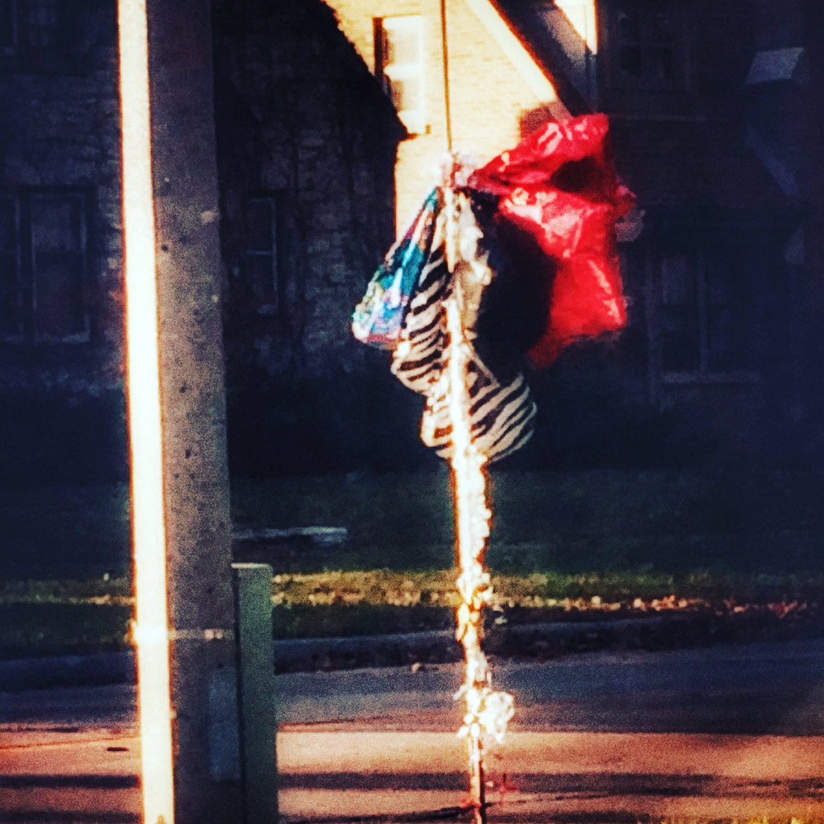 jlandolt1979's tweet photo. Memorial in #Milwaukee #street #art #photography #memorials https://t.co/EIT8LLpxxI