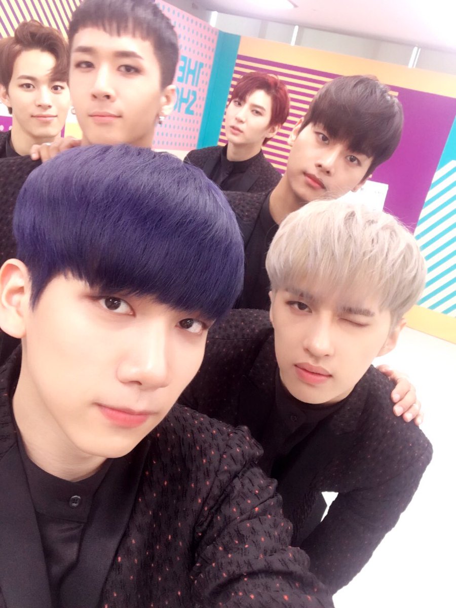 theshow_offcl's tweet photo. [빙고토크-빅스] 킬링파트 계산하는 남자 엔이 노리는 #Thecloser 의 킬링파트는? 어디서도 듣지못한 빅스의 솔직 토크가 듣고 싶다면 오늘 저녁 8시 #더쇼 #THESHOW #THESHOW韩秀榜 https://t.co/X8UxedAvuQ