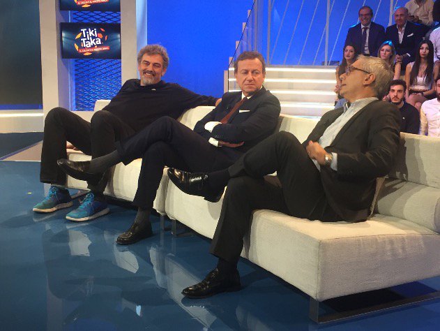 Roby92Consoli's tweet photo. Che bello sono in televisione! 😍😂 #TikiTaka #Italia1 #Ospite'ccezzionale https://t.co/XRsyuOq7r8