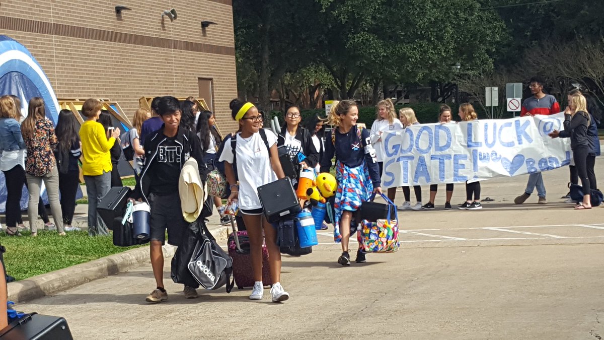 CHS_Rangers's tweet photo. As they left for state, we waved and cheered them on. Go make us proud, band and color guard. #CHSband #CHScolorguard #goRangers https://t.co/jK3X36PR5u