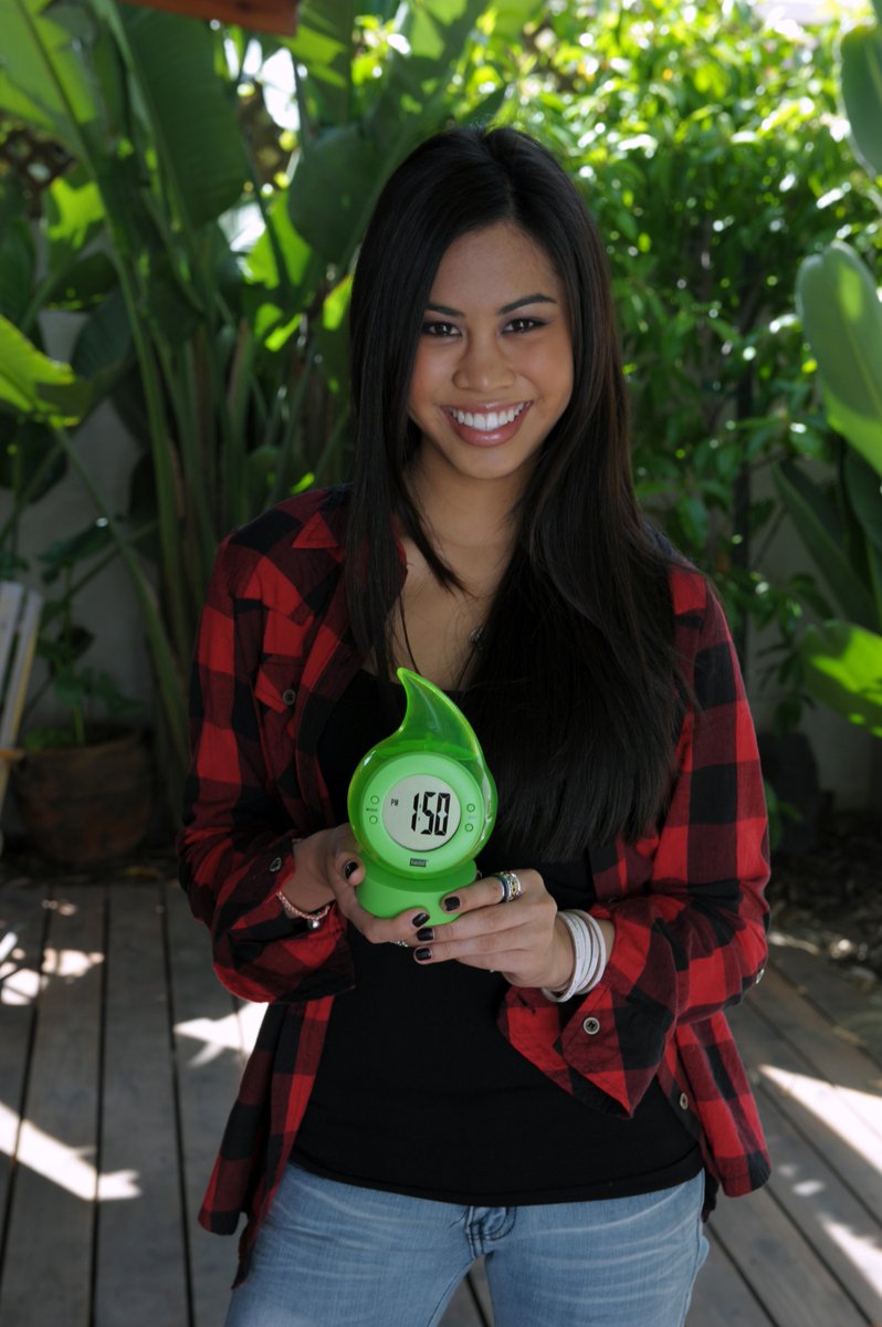 bedoltweets's tweet photo. Ashley Argota with The Bedol Water Clock Drop!   The clock that is powered by water. https://t.co/MWM8zZaj5Q