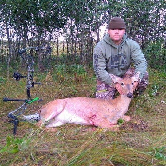 Burke23Matt's tweet photo. First deer of 2016 with my @Elite_Archery  Imulse 31  love this bow. Best hunting set up I've ever had. Make the switch. https://t.co/3PQv0DovO1
