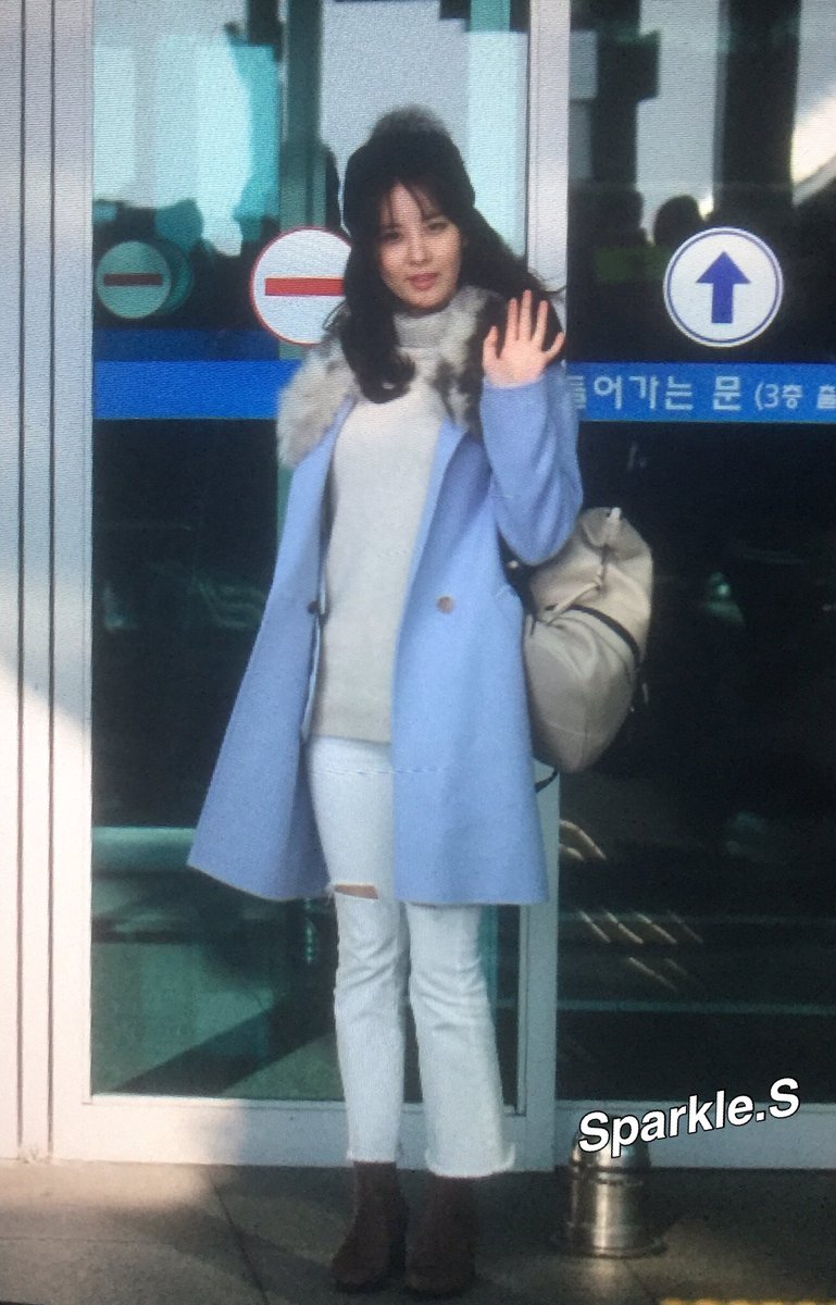 [PIC][08-11-2016]SeoHyun khởi hành đi Berlin - Đức để chụp hình cho tạp chí "NYLON" vào hôm nay CwtDbwbUcAM1O6r