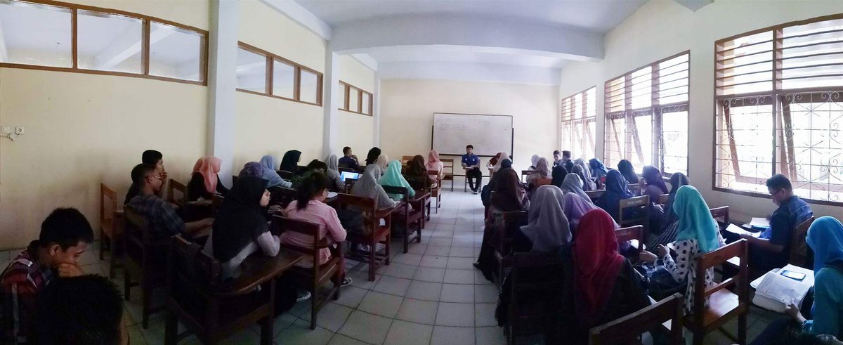 Rapat perdana KSL dengan jurusan KIMIA dalam pembentukan panitia Linux Party.
#KSLUNG