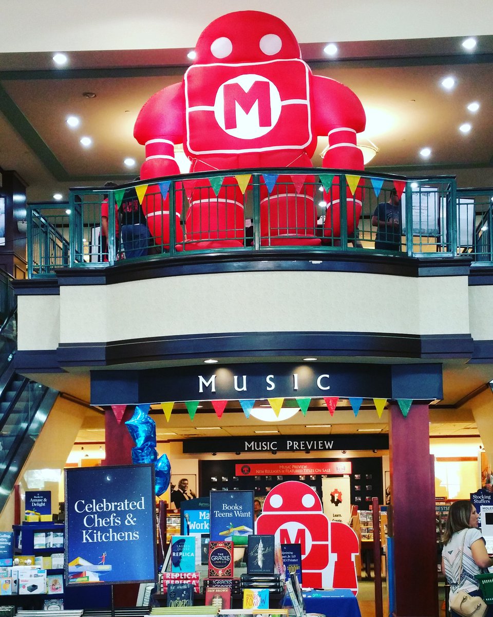 BNCOLONIAL's tweet photo. Thank you #Makey @OrlMakerFaire for coming out to our 2nd Annual Mini Maker Faire! @BNBuzz #BNMake2016 #Orlando https://t.co/Y4Ngz7nZg9