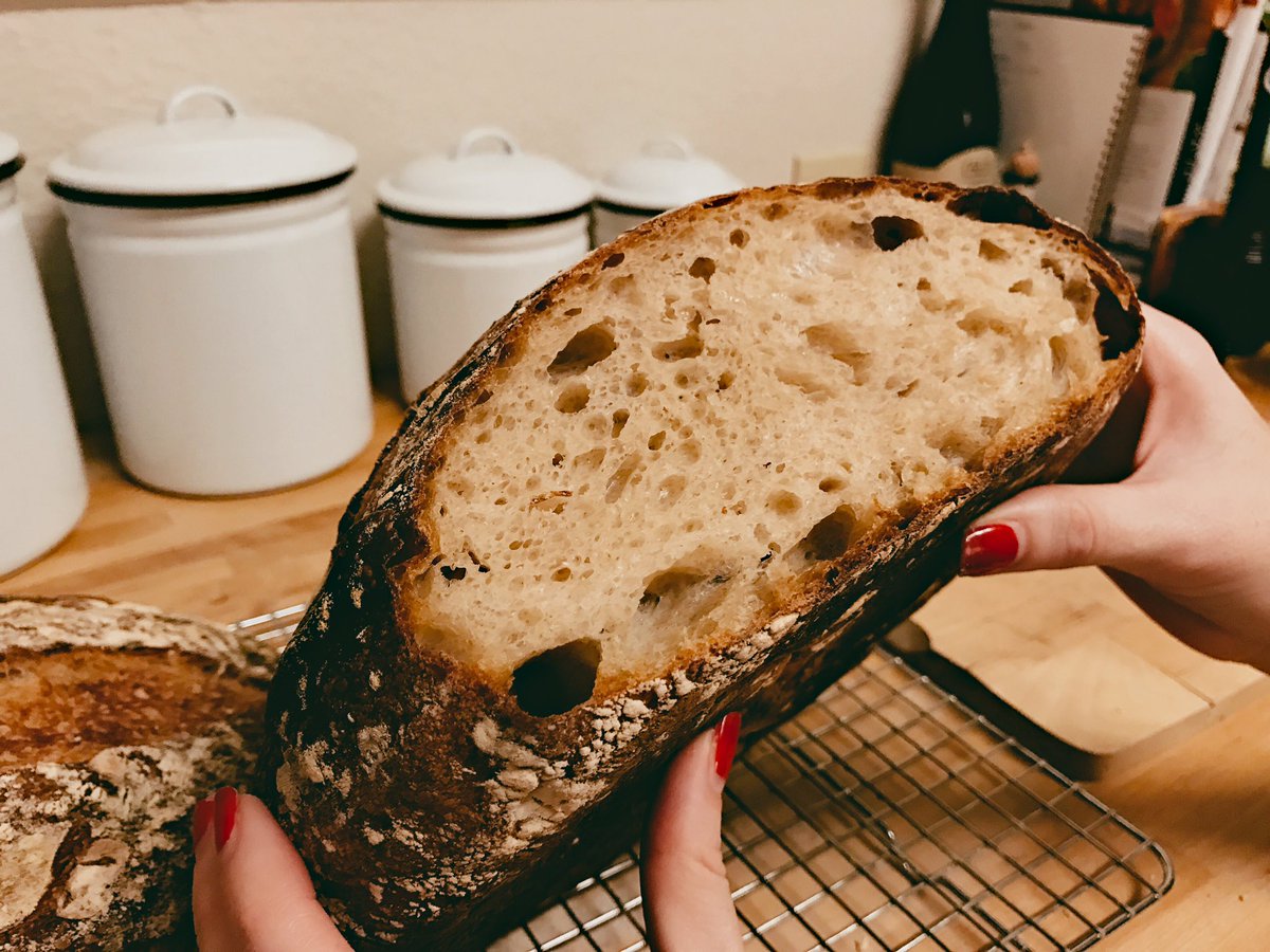 bakehat's tweet photo. Not too bad. Learned some things. Gonna try a different basket next time. #bakehat #homebaking #breadmaking https://t.co/Fsw0pjnrzx