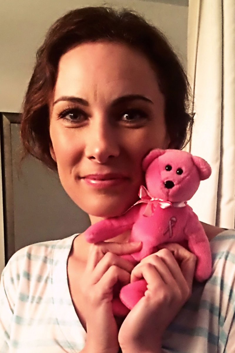 lisawalkscom's tweet image. #Supergirl fans! Bid on bear with @LauraBenanti autograph and photo to fight #breastcancer! bit.ly/ptb2016