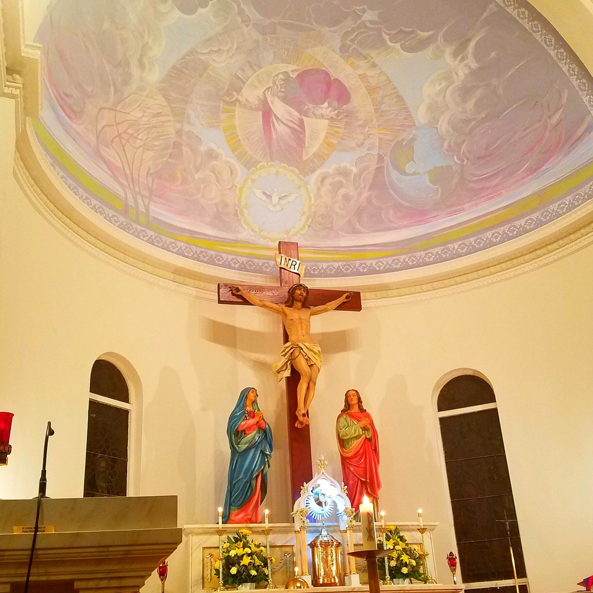 FaithRendered's tweet photo. Tonight we sing for a Rosary service for our nation. #America #Elections2016 #OneNationUnderGod #GodBlessAmerica #prayforus #FaithRendered https://t.co/P3PSMgu817