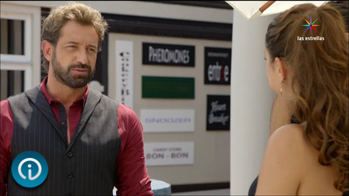 ruedamimente's tweet photo. Uy! El patron pesco a Miguel con Erika 😂😂😂 #VinoElAmor @gabrielsotomex @Raucoronado @barbaralp21 https://t.co/s8DfAgKQuD