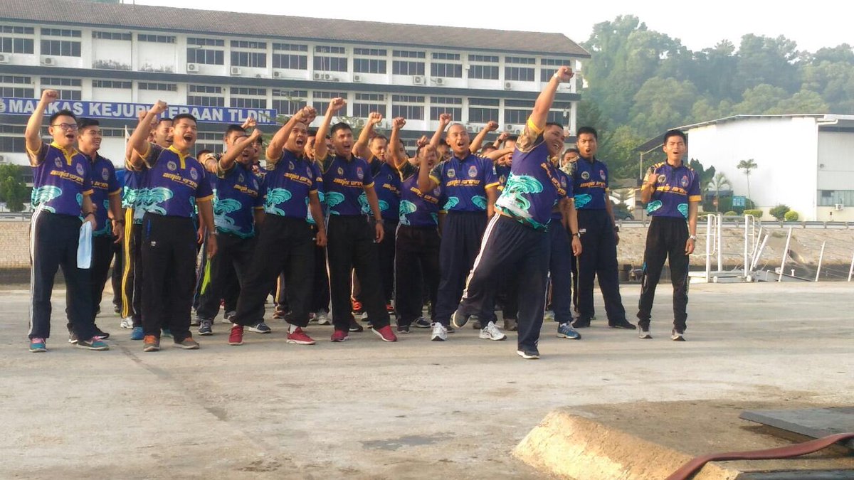 laks_muhd_amin's tweet photo. We are LAKSAMANA !! #NavyPeople #SukanSquadron  #NavyFit #24corvette #Laksamana @TUN_JAMIL @Pusmah137 @134nadim @tldm_rasmi @MarkasArmada https://t.co/mw5wKiqJeO