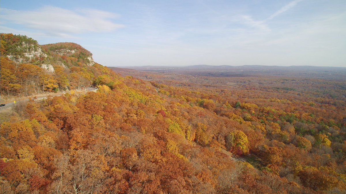 hvdrones's tweet photo. Can't get enough of that #UpstateNewYork #autumn. #leaves #fall #hudsonvalley #shawangunk #drone @recordonline @PokJournal @CBS6Albany https://t.co/7hK6vu0gwQ