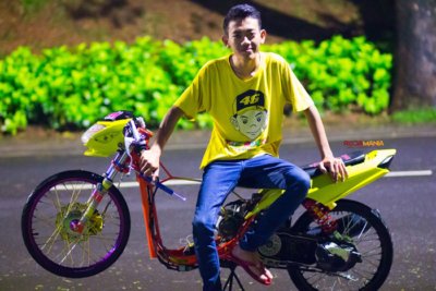 rodamaniadotcom's tweet photo. Rangka Oranye Naik Spek, Siap-Siap Lawan Menang Belek
https://t.co/9d8pWleXfQ
#rodamania #motorbalap #dragbikeindo #nightrace #dragrace https://t.co/13i1C21Jpx