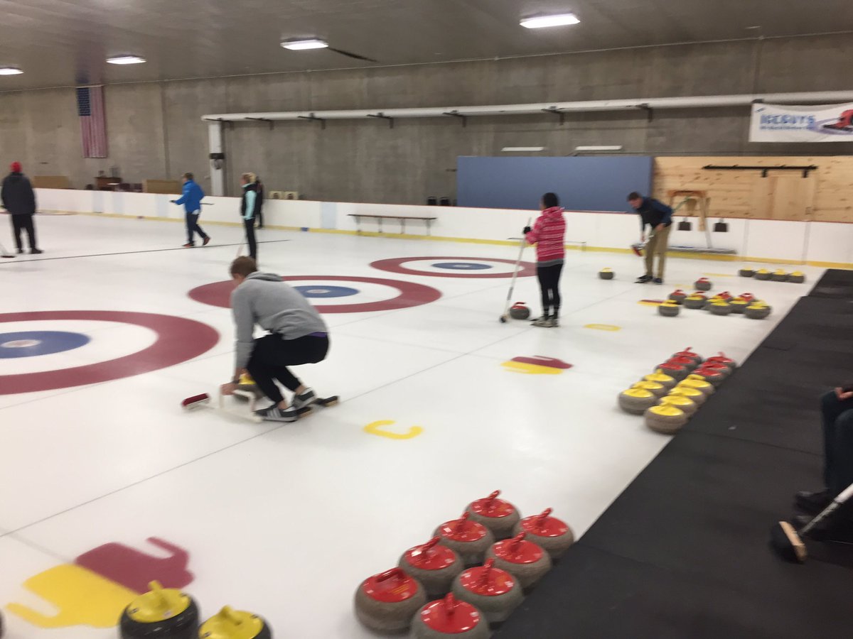 FrogtownCurling's tweet photo. Season Play is back in action. #curling https://t.co/YmQQQppTTd