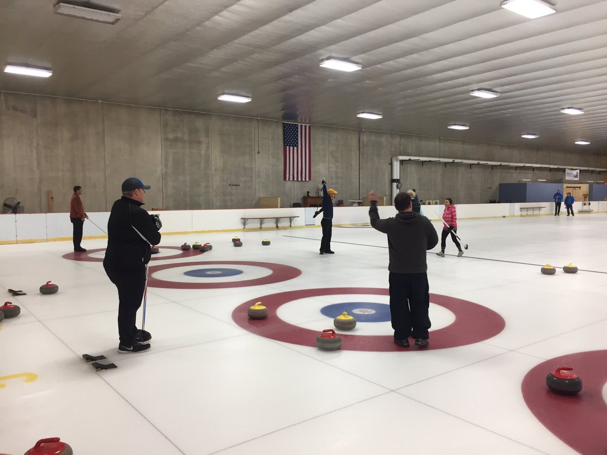 FrogtownCurling's tweet photo. Season Play is back in action. #curling https://t.co/YmQQQppTTd
