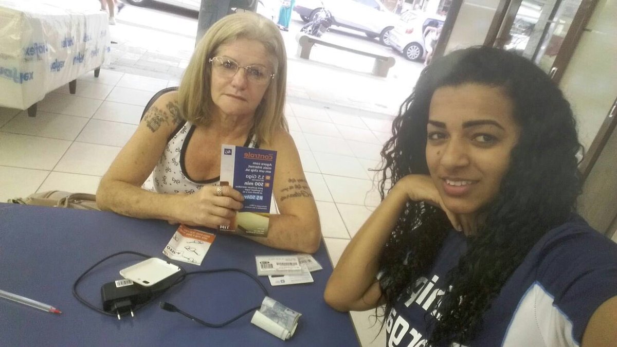 EveMirante's tweet photo. GIGANTESDO13!A VIA VAREJO É TIM #minhatsp
#consumerligadonotrabalho
#tsp
#varejotim
@rnevestim
@ana_mayumi_
@erikalinhares01
@EduJames https://t.co/goUVZg9ZX1
