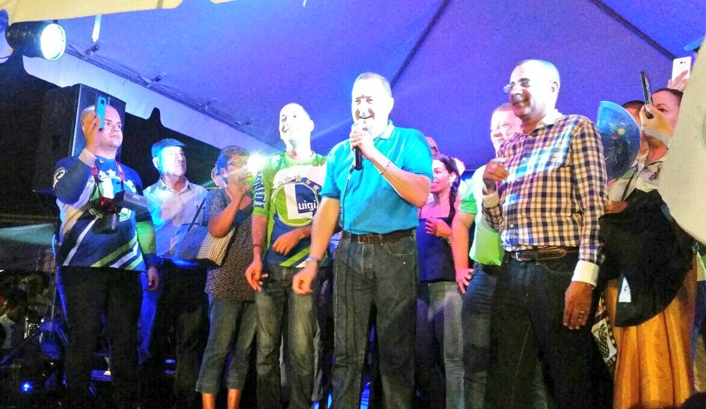 vtorres2016's tweet photo. Cierre de Campaña del próximo Alcalde de #Yauco #LuigiTorres #SomosUnEquipo #GarantizaTuFuturo #HoySomosMas #JuntosPodemos #Víctor2016 https://t.co/mcK8TMjUwy