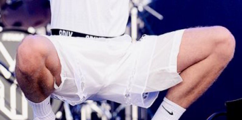 LegsofOllyYears's tweet image. Oml